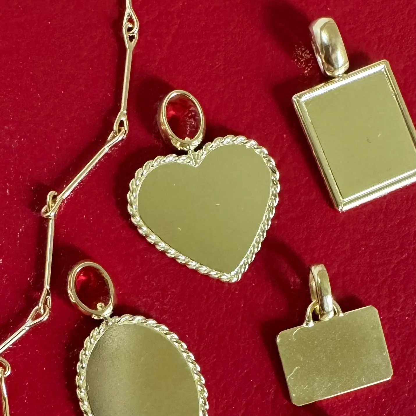 Artisanal Hand Engraving
