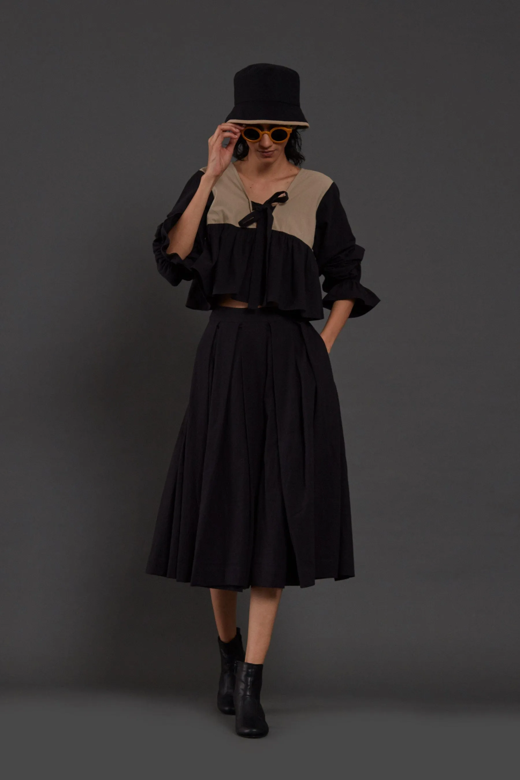 Beige & Black Bow Set