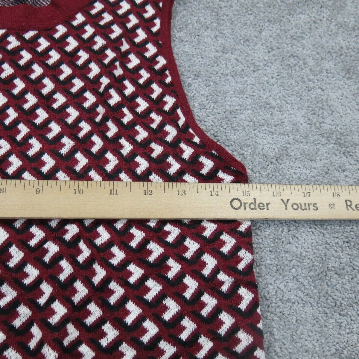 Forever 21 Womens Vest Sweater Knitted Sleeveless Crew Neck Red White Size Large