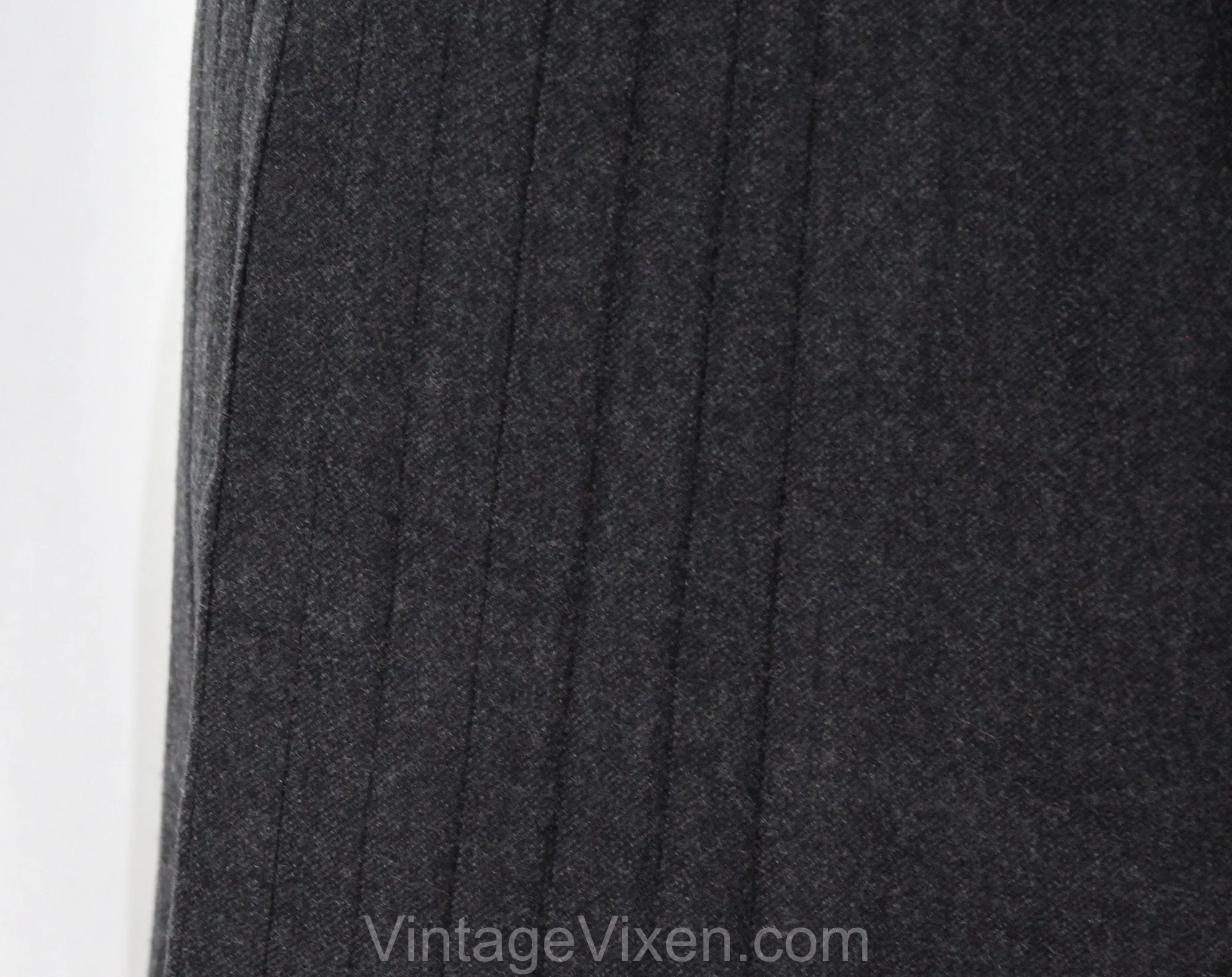 Size 4 Designer Skirt - Valentino Gray Wool Tailored Pleated Skirt with Deco 1920s 30s Appeal - Beautiful 80s 90s Office Wear - Waist 25