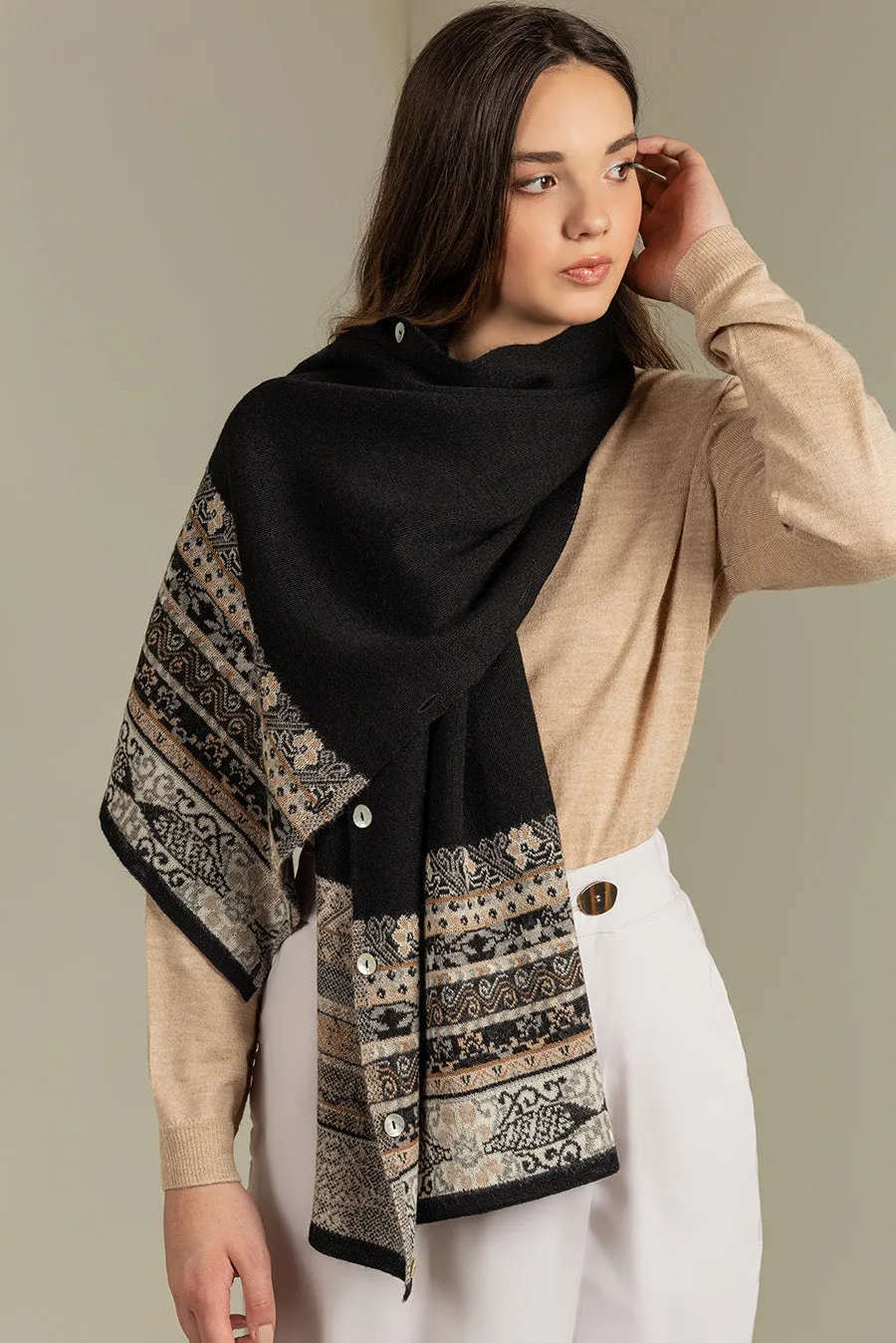 Ukali Shawl Baby Alpaca Color Black